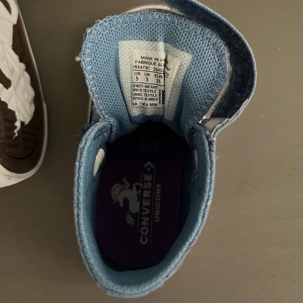 Unicorn Converse - Picture 2 of 4